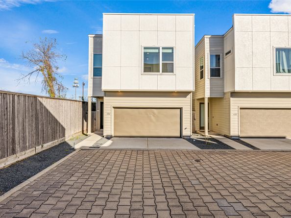 624 Thornton Oaks Lane, Houston TX 77018