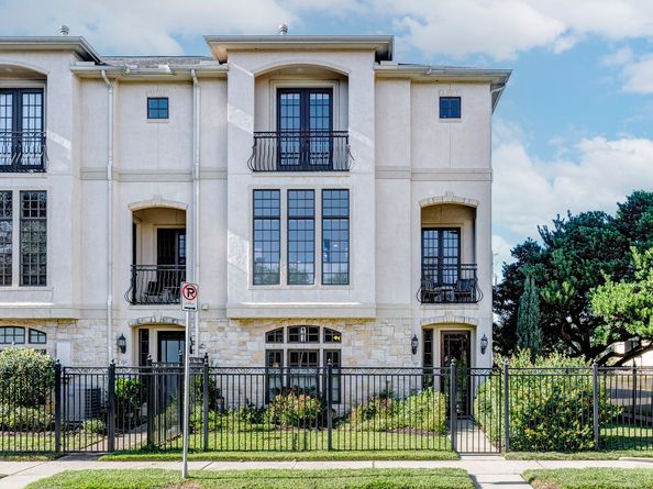 1222 Rosedale Street, Houston TX 77004