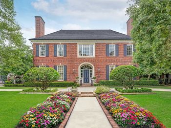 3653 Inverness Drive