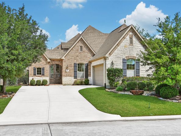 15 S Lochwood Way, Tomball TX 77375