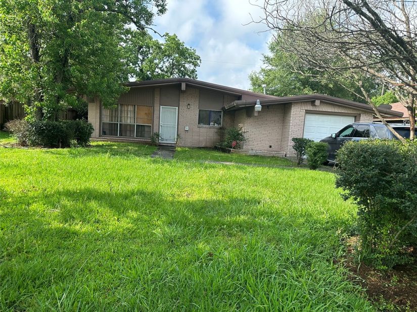 9330 Laura Koppe Road, Houston TX 77078