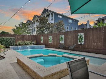 1330 W 25th Street