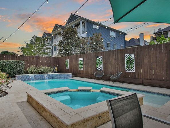 1330 W 25th Street C, Houston TX 77008
