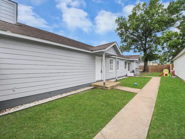13826 Northlake Drive, Houston TX 77049