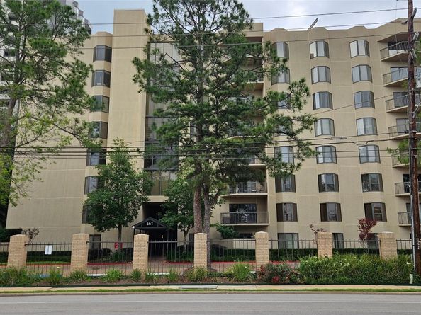 661 Bering Drive 407, Houston TX 77057