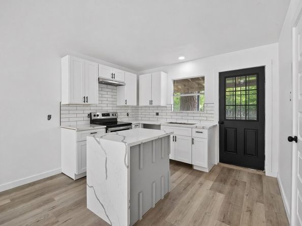 4933 Doolittle Boulevard, Houston TX 77033