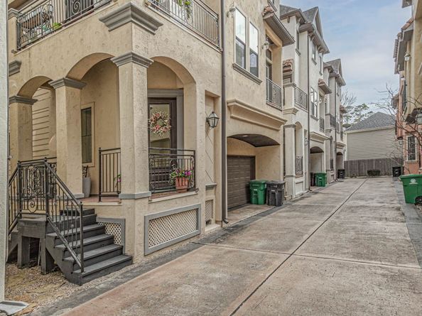 1506 W 23rd Street B, Houston TX 77008