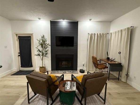 2011 Spenwick Drive 519, Houston TX 77055