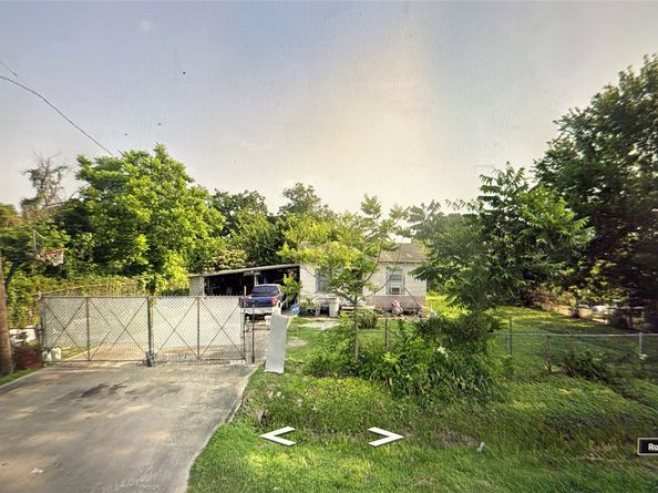 225 Dale Street, Houston TX 77060