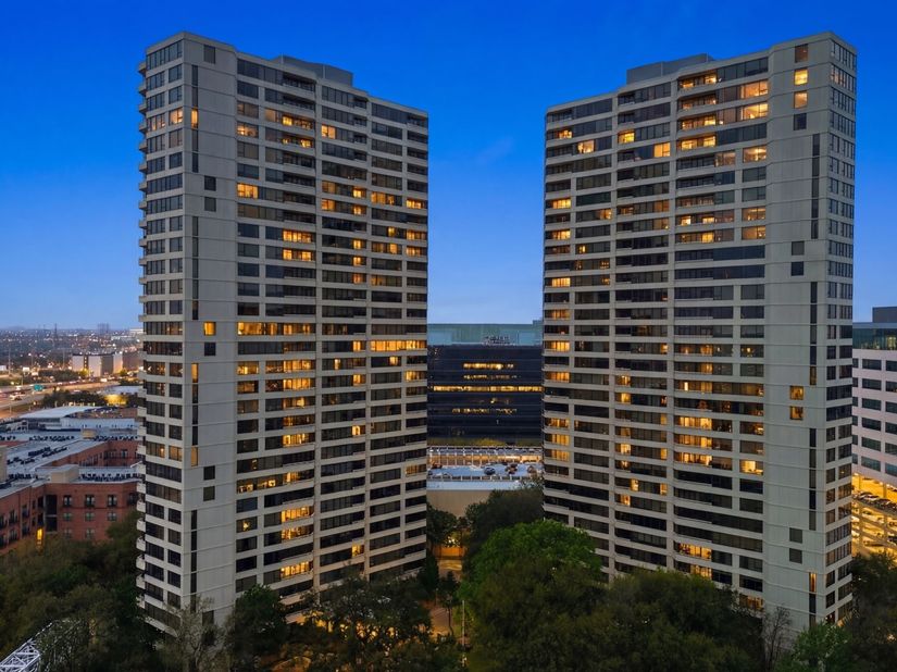 15 Greenway Plaza 25J, Houston TX 77046
