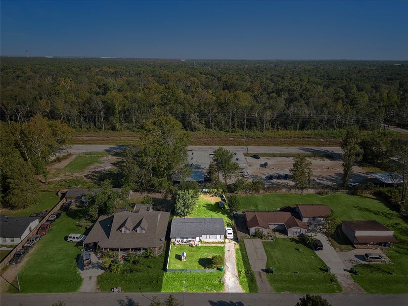 5725 Schutz, Houston TX 77032