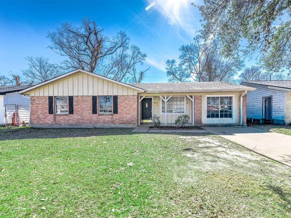 6110 Guadalupe Street, Houston TX 77016