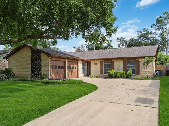 8826 Tanager Street, Houston TX 77036