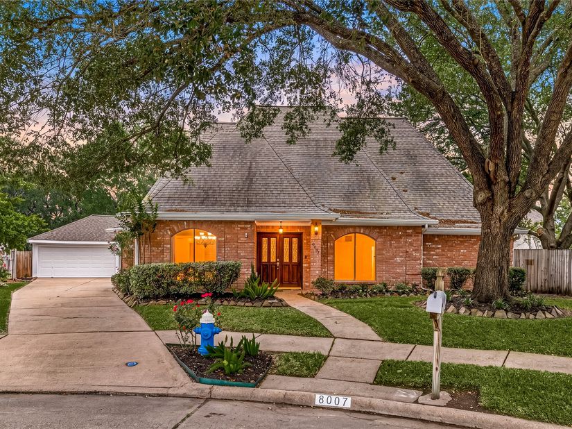8007 Suspiro Drive, Houston TX 77083