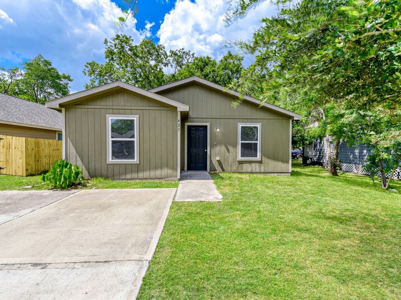 423 Armstrong Street, Houston TX 77029