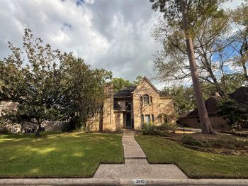 2910 Woodland Ridge Drive