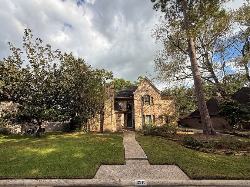 2910 Woodland Ridge Drive, Houston TX 77345