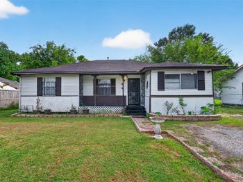 1158 Woolwich Drive