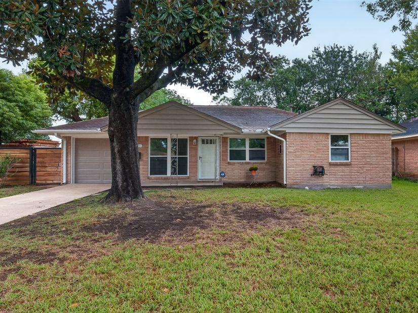 11227 Greenwillow Street, Houston TX 77035