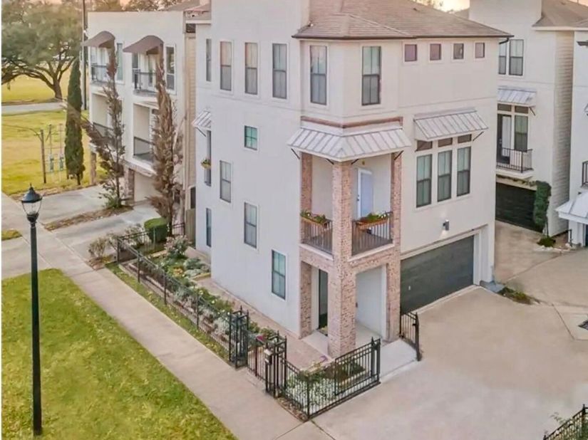 3610 Chenevert Street, Houston TX 77004