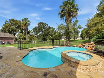 8407 Malardcrest Dr