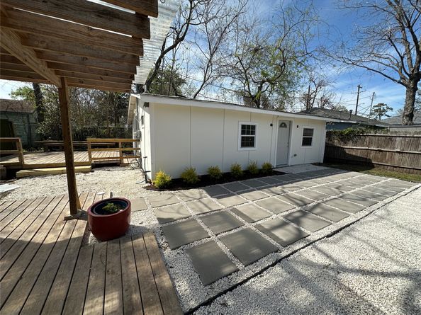 4109 Edison Street, Houston TX 77009