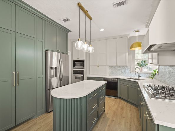 1017 Oak Knoll Court, Sugar Land TX 77498