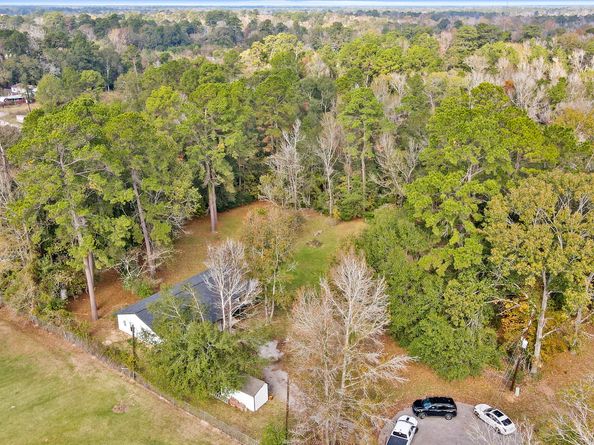 17078 Oak Grove Lane, New Caney TX 77357