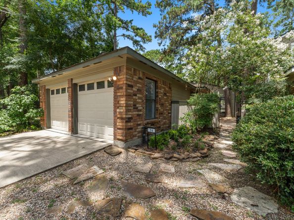 14 W Cobble Hill Circle, The Woodlands TX 77381