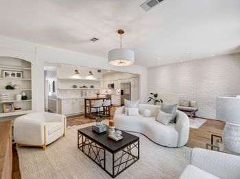 3815 Wakeforest Street